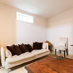 Exquisite Townhouse For 8 In Lisbon City Center