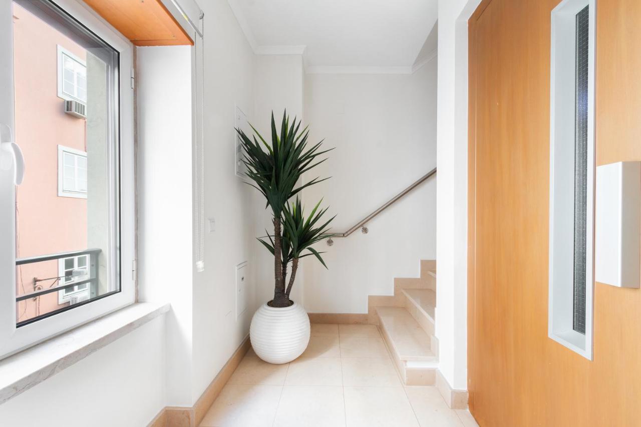 Exquisite Townhouse For 8 In Lisbon City Center Lisboa