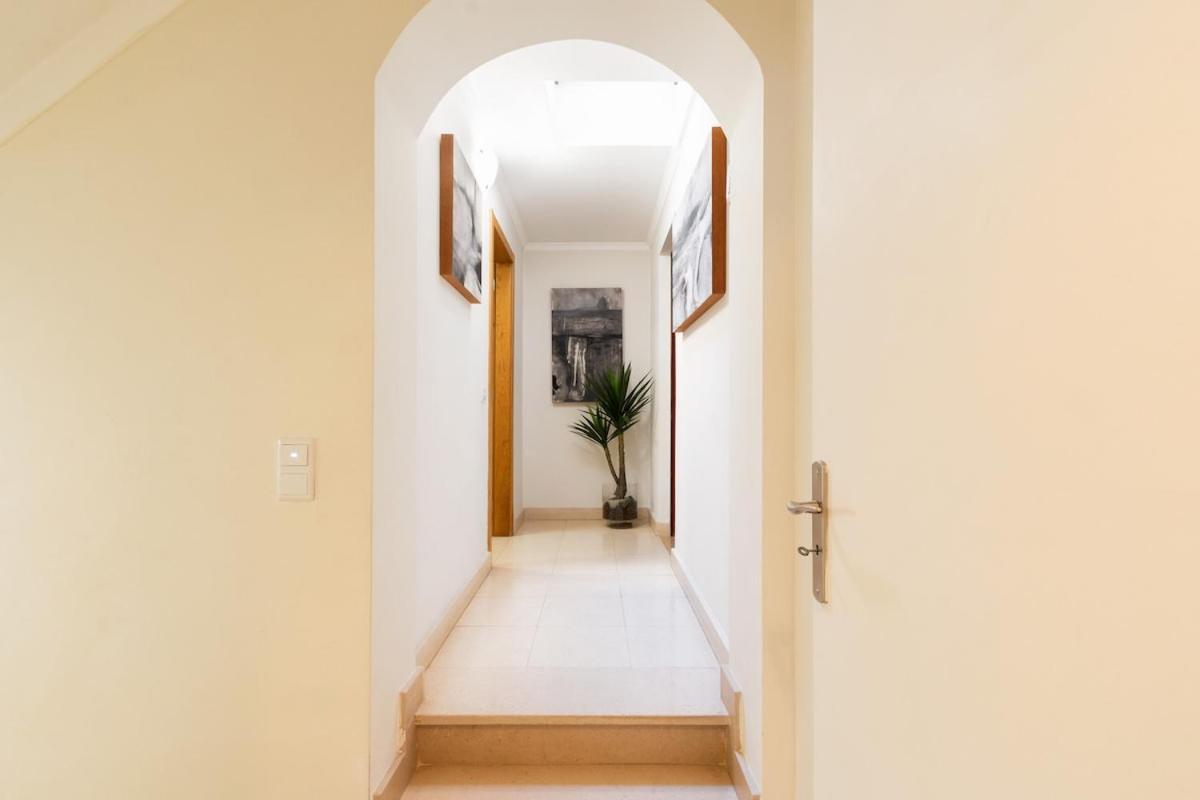 Exquisite Townhouse For 8 In Lisbon City Center Apartamento